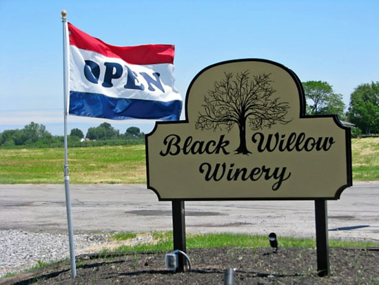 black willow winery open now