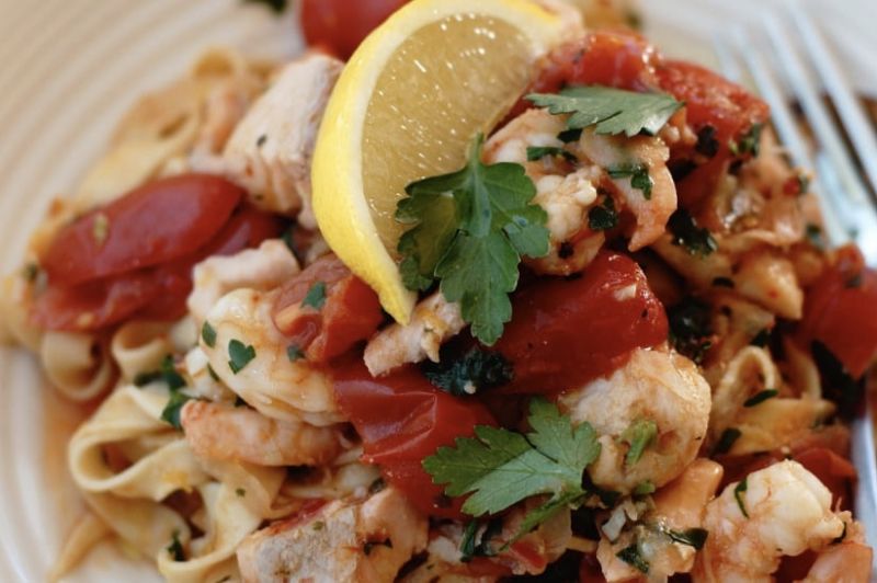 Photo for: Delicious Seafood Linguine